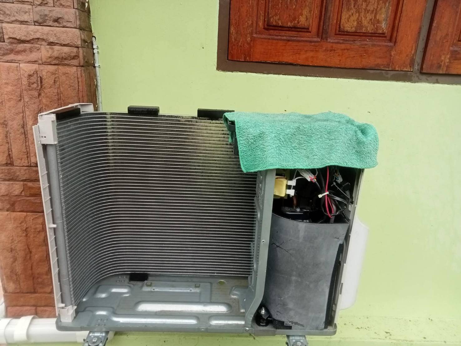 ตรวจเช็คระดับน้ำยาแอร์ด้วยเกจวัดแรงดันน้ำยา (Manifold Gauge)